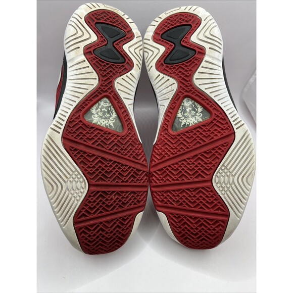 Nike LeBron VIII 8 V/2 Christmas GS Youth Size 5Y - Picture 9 of 10